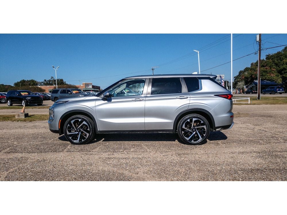 2022 Mitsubishi Outlander SE